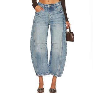 We The Free Good Luck Mid Rise Barrel Jeans in Ultra Light Beam
Free People